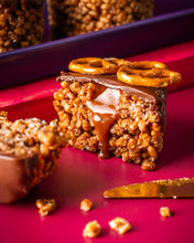 Load image into Gallery viewer, Reindeer Caramel Quispies (Pack of 3)