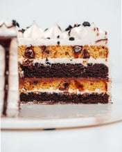 Load image into Gallery viewer, Cookies & Cream Cake (10 inch)