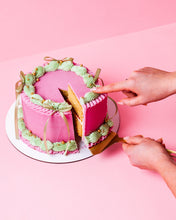 Load image into Gallery viewer, Mother&#39;s Day Cake
