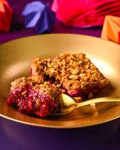 Load image into Gallery viewer, Apple &amp; Berry Crumble (6 portions)
