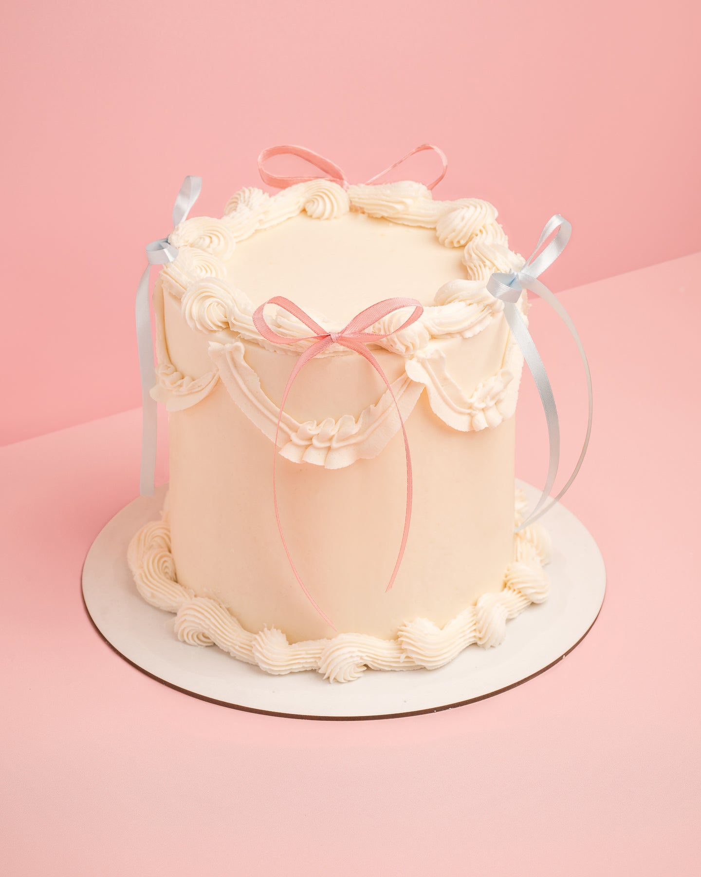 Bow Cake (options available)